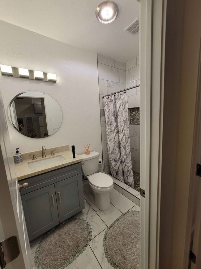 Foto del edificio - Newer Furnished Northwest ADU