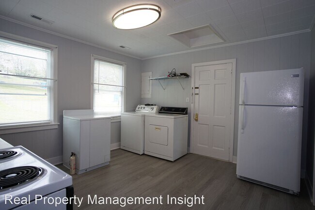Building Photo - 2 br, 1 bath House - 1036 Preston Street