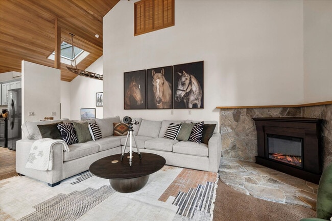 Foto del edificio - 70335 Sword Fern