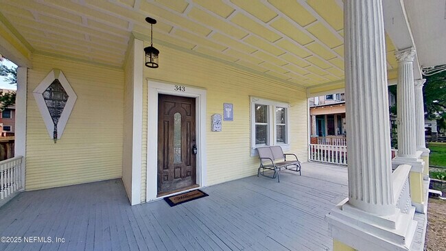Building Photo - 343 7th St W
