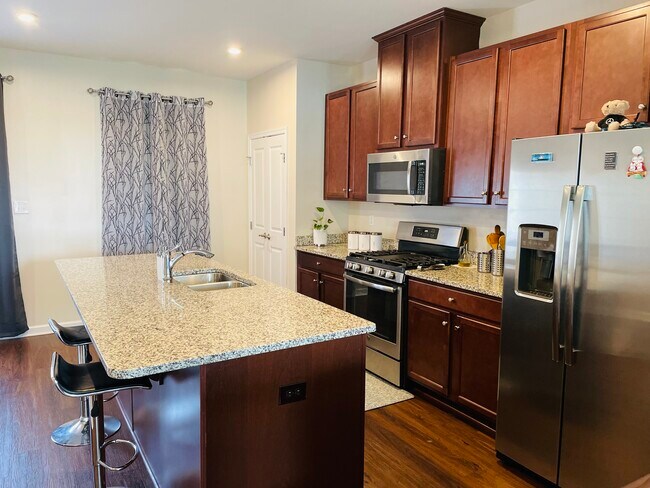 Foto del edificio - 2046 Elm Tree Ct