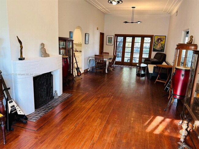 Foto del edificio - 201 N Coconut Ln