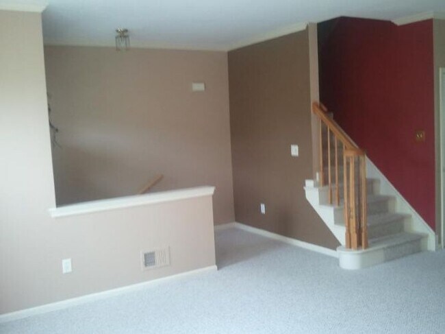 Building Photo - 9 Haddenford Dr