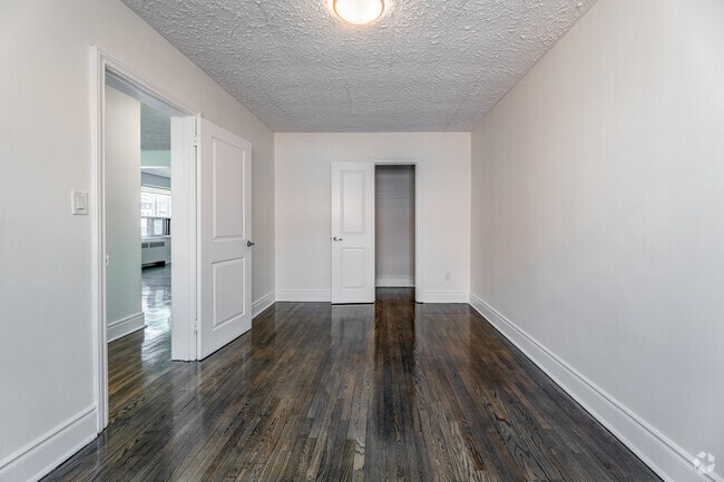 2BR, 1BA - Bedroom - 3015 & 3017 Queen St E