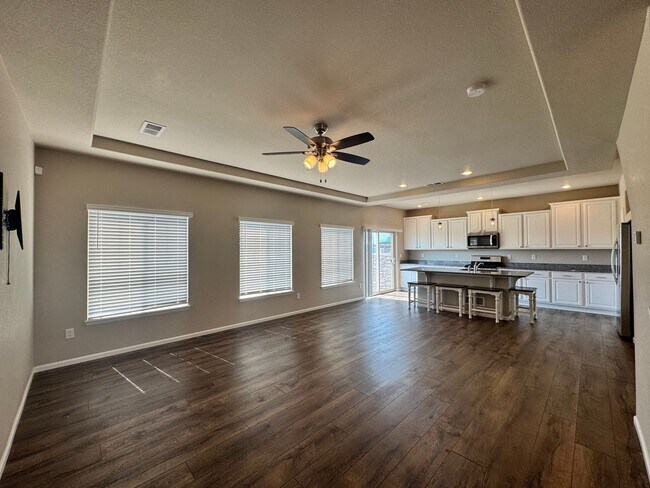 Foto del edificio - Newer 3 Bedroom in Banning Lewis Ranch