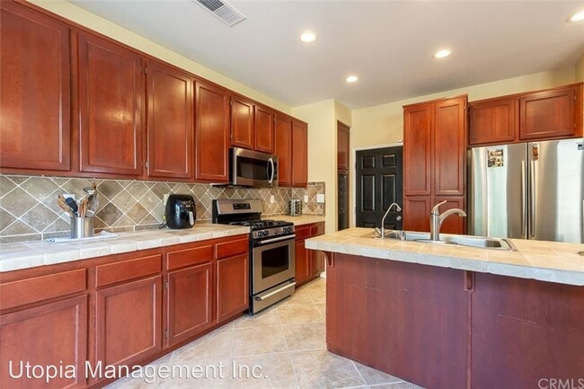 Foto del edificio - 3 br, 2.5 bath House - 42008 Calabria Dr.