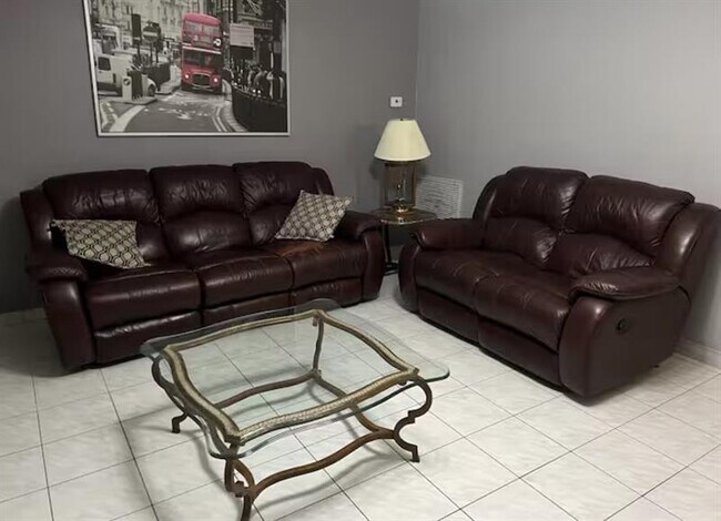 Foto del edificio - 6931 SW 6th St