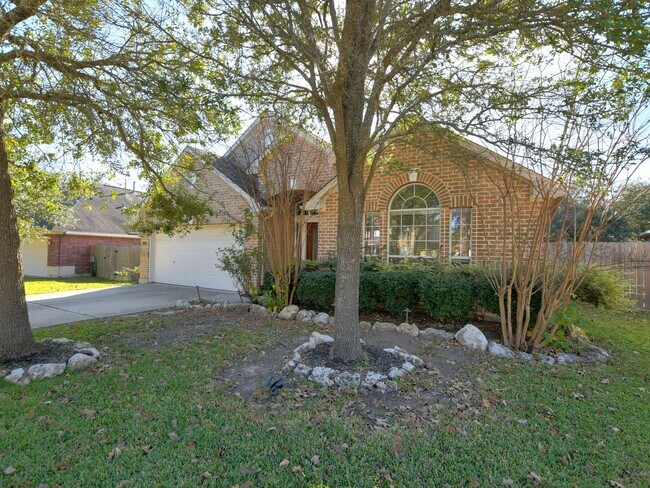 Foto del edificio - 1702 Buttercup Creek Blvd