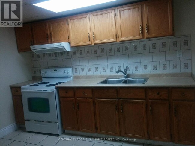 Building Photo - 3429 Queenston Dr