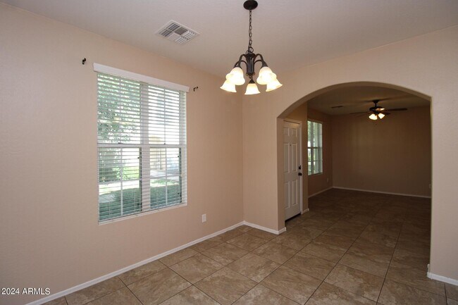 Building Photo - 955 S Brewer Dr