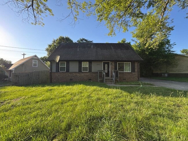 Building Photo - Single Family Home in Clarksville