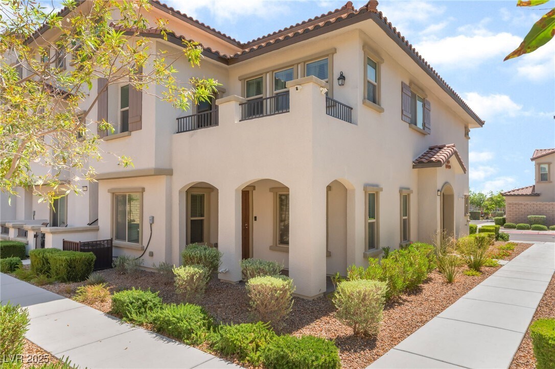 Primary Photo - 161 Lomita Heights Dr