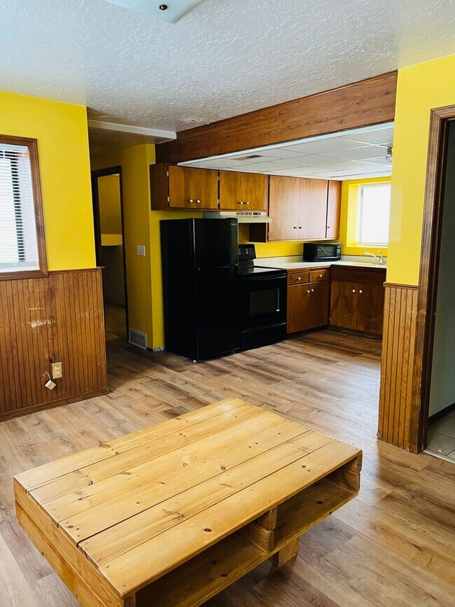 Foto del edificio - 468 Colorado Ave