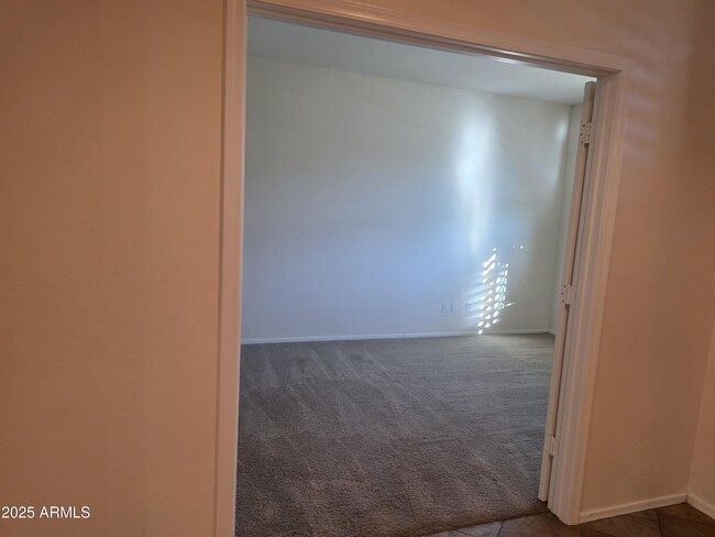 Foto del edificio - 1162 E Springfield Pl