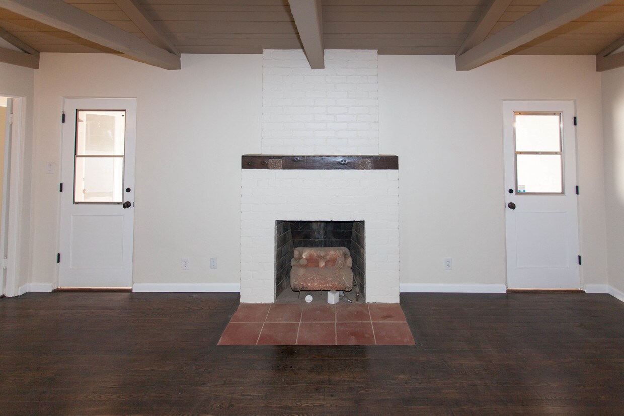 Foto principal - 13825 Burbank Blvd