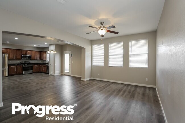 Foto del edificio - 1081 Crescent Falls St