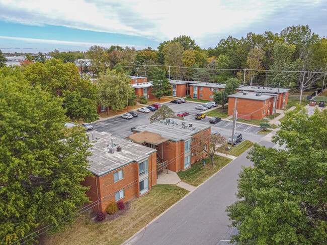 Building Photo - Courtyard Apartments