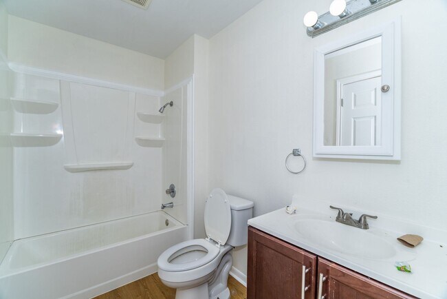 Foto del edificio - 3-Bedroom Duplex