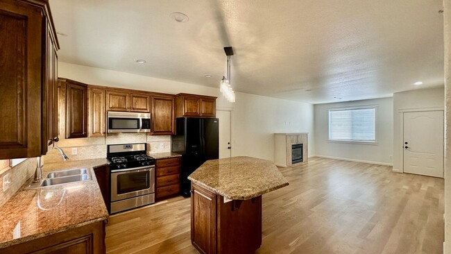 Building Photo - 1436 Mordyl Loop