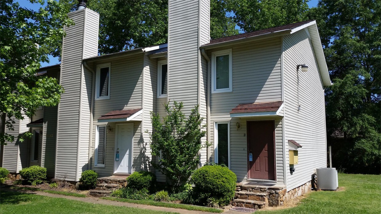 Foto principal - 9002 Mahogany Row SE