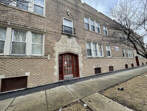 Building Photo - 2651 W 65th St