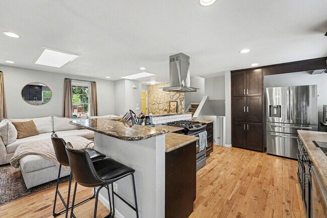Foto del edificio - Gorgeous Home of Rental in Southern Gables Neighborhood!