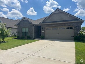 Building Photo - 14741 Greenleaf Dr