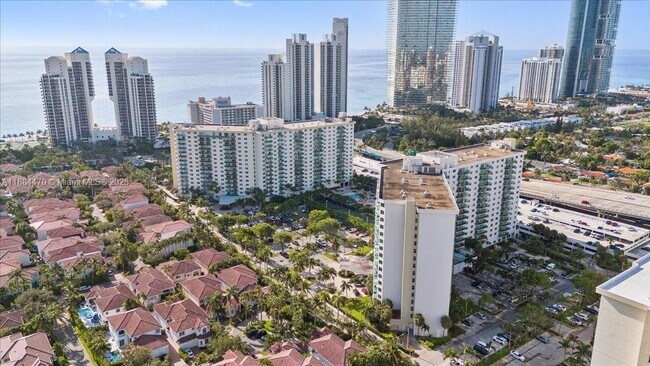 Foto del edificio - 19380 Collins Ave