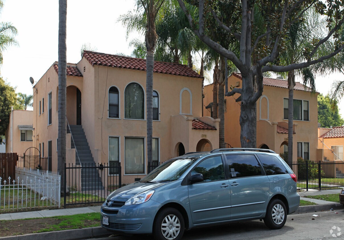 Foto del edificio - 2144-2150 Cedar Ave