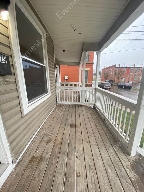 Building Photo - 29 Hawkes Ave