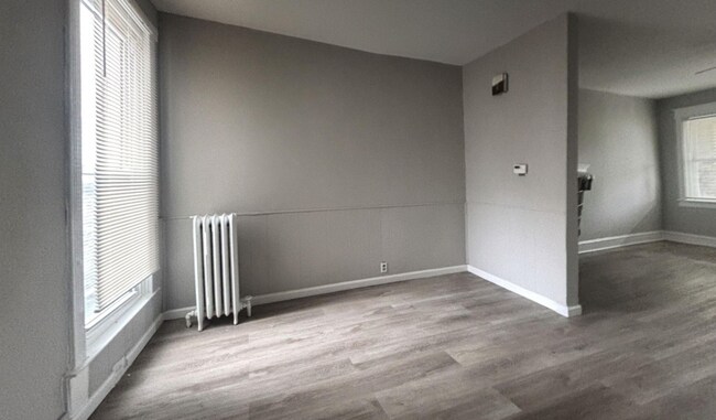 Foto del edificio - 705 Edgemore Rd