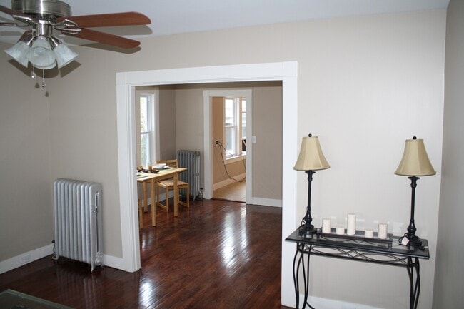 Building Photo - 168 Sagamore St