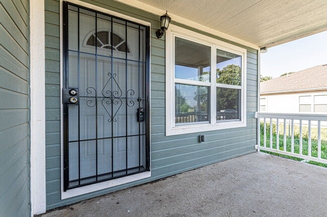 Building Photo - Please View 3D Virtual Walk-Through Before Scheduling a Showing