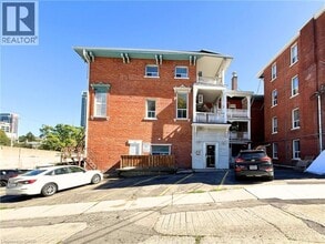 Building Photo - 117 Park St S