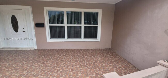 Foto del edificio - 4373 NW 45th Ave