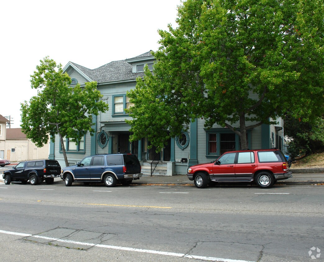Foto del edificio - 801-805 Marin St