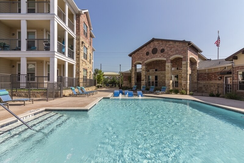 McKinney Pointe Apartments in McKinney, TX