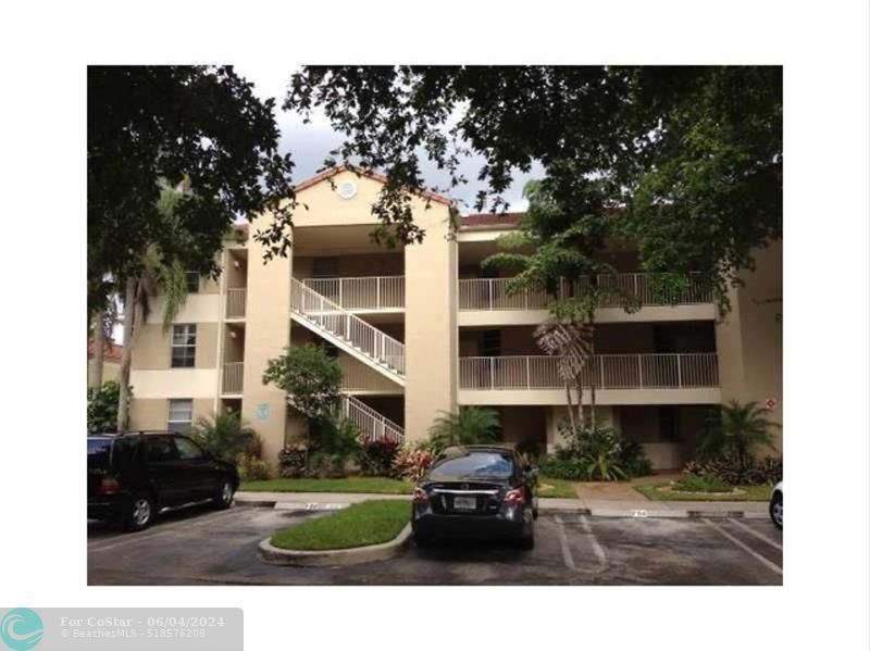 Foto principal - 8304 NW 24th St
