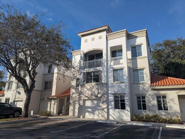 Photo - 11030 Legacy Drive Unit 102