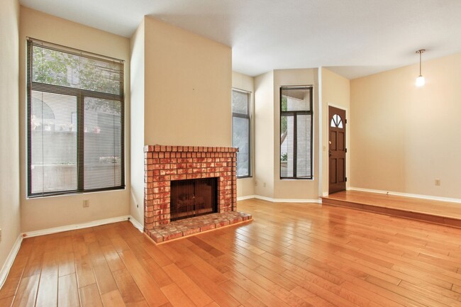 Building Photo - Torrance West High Area Gated Townhome wit...