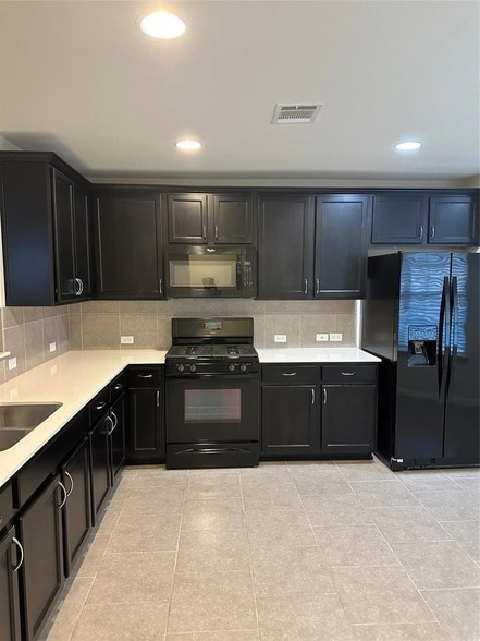 Foto del edificio - 410 Holiday Creek Ln
