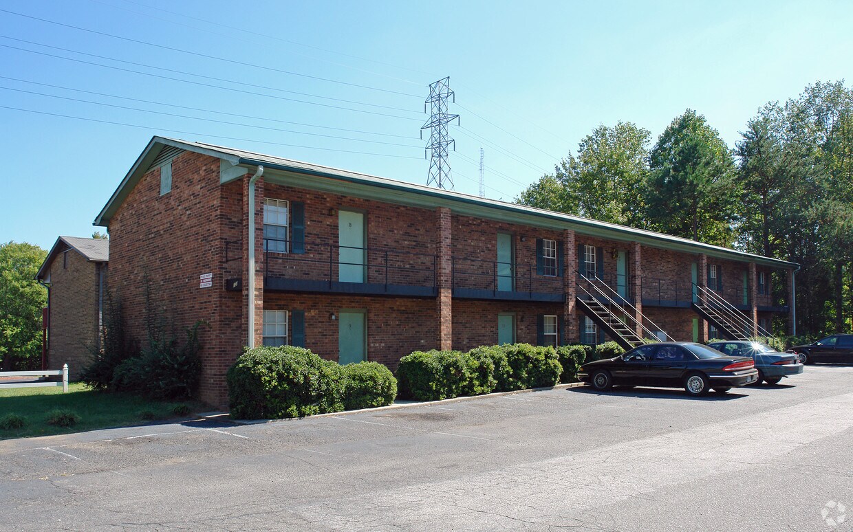 Primary Photo - 126 Weatherwood Ct