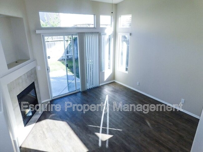 Foto del edificio - 435 Paseo Del Valle