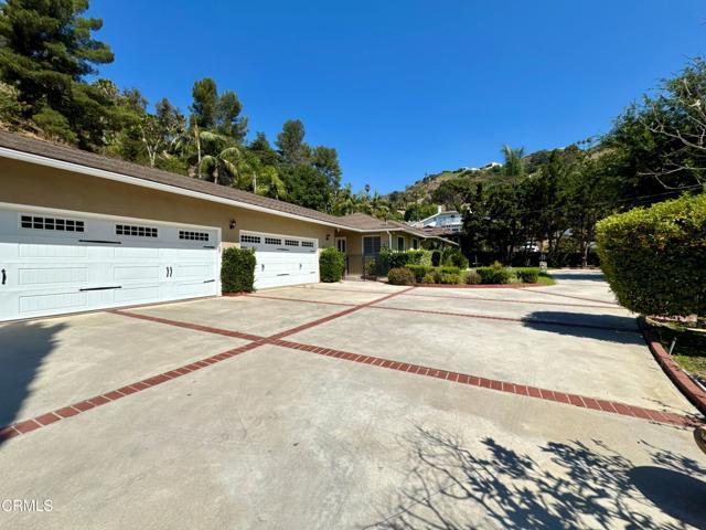 Building Photo - 1535 Glenmont Dr