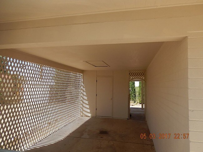 Building Photo - Home Sweet Home Available Sept. 1st