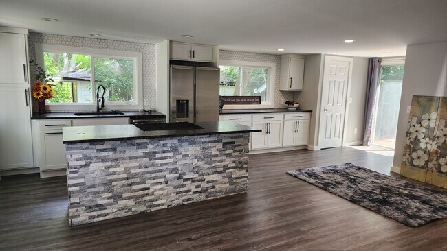 Foto del edificio - 8054 Ortonville Rd