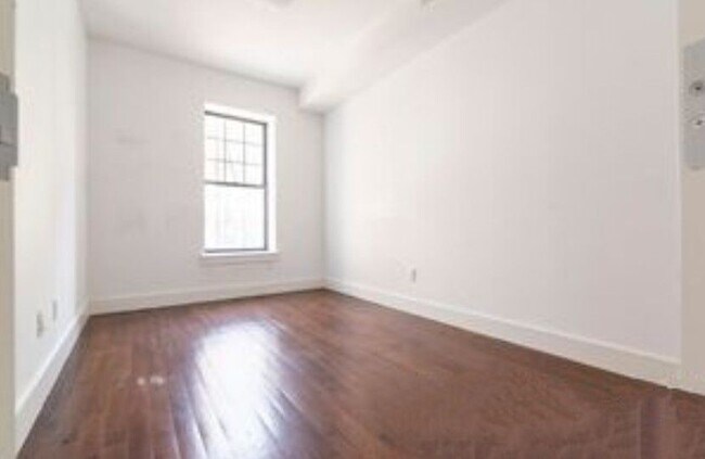 Building Photo - 311 Rogers Ave