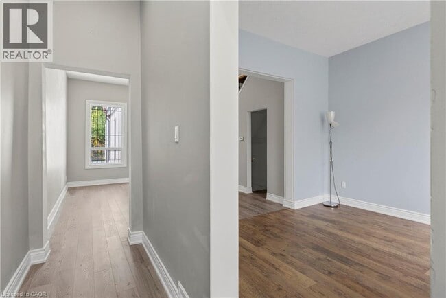 Building Photo - 141 Ray St N