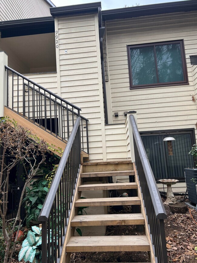 Foto del edificio - 9920 Hellingly Pl