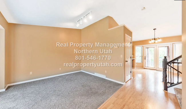 Foto del edificio - 5 Bedroom 3 Bath Pet Friendly Kaysville Home